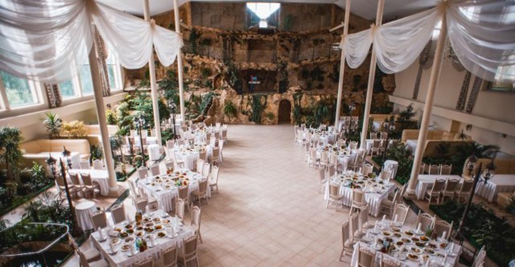 Garden Hall Ternopil Ngoại thất bức ảnh