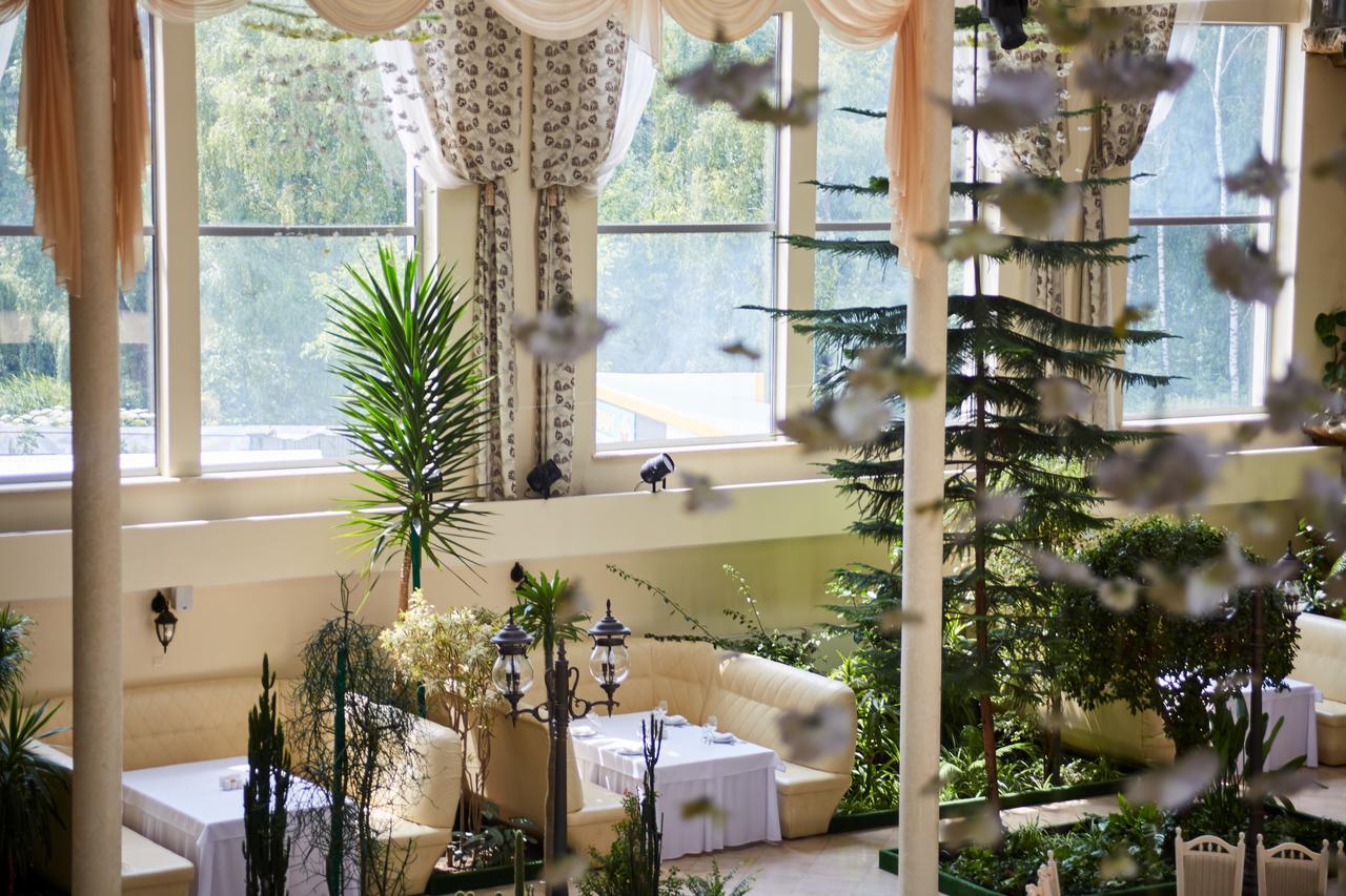 Garden Hall Ternopil Ngoại thất bức ảnh