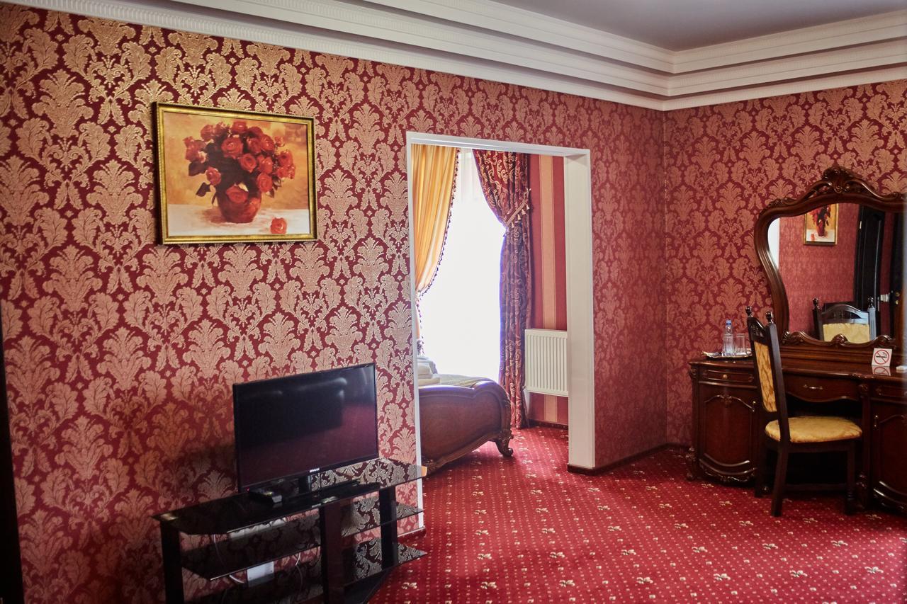Garden Hall Ternopil Ngoại thất bức ảnh