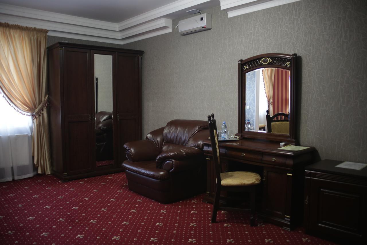 Garden Hall Ternopil Ngoại thất bức ảnh