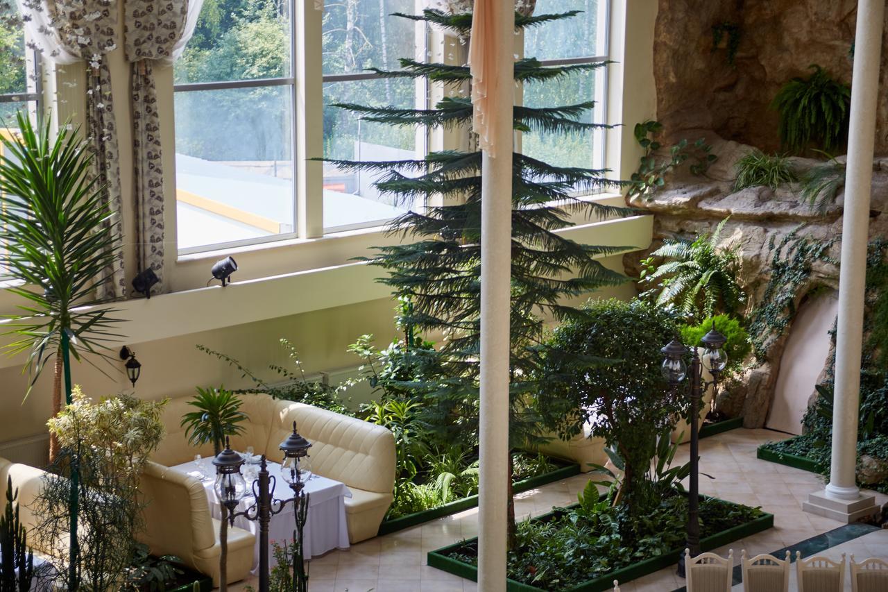 Garden Hall Ternopil Ngoại thất bức ảnh